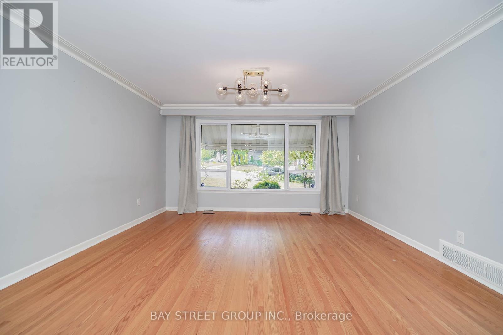 Photo 6 of 683 Conacher Drive, Toronto ON