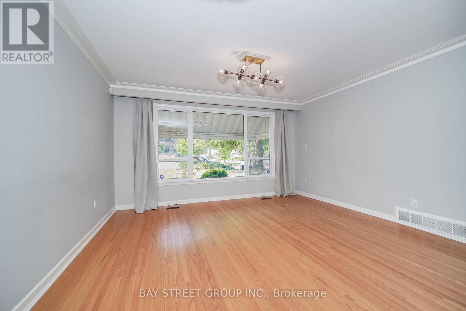 Photo 7 of 683 Conacher Drive, Toronto ON