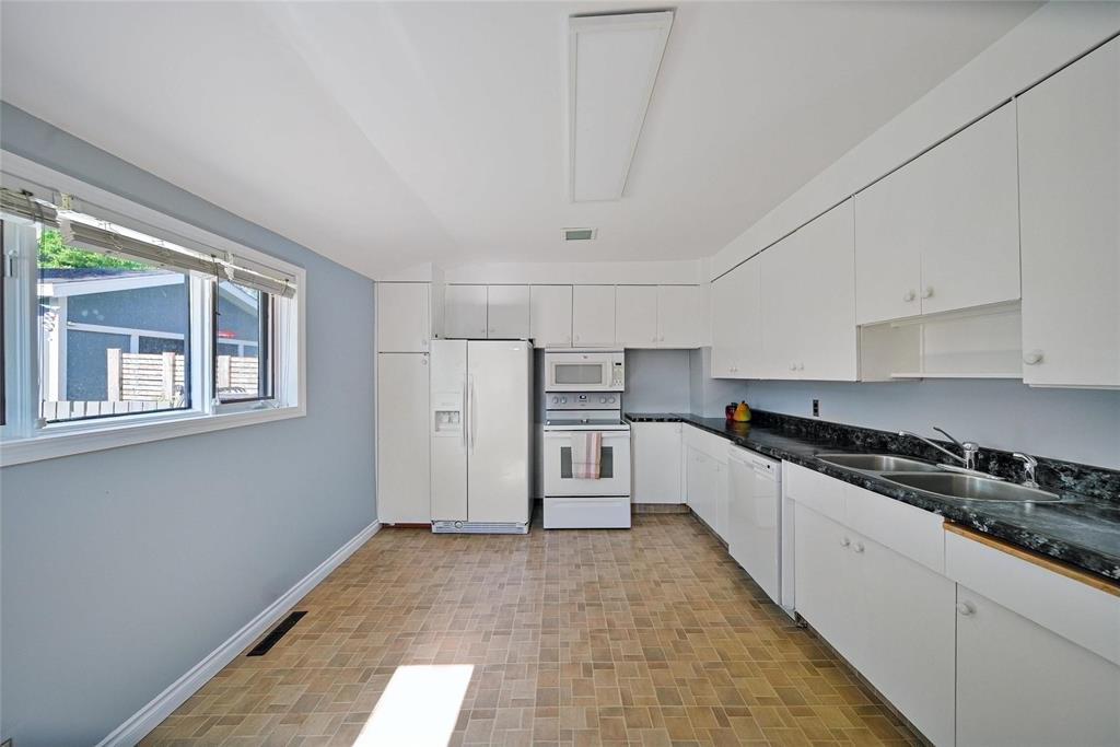 Photo 16 of 286 Aberdeen Avenue, Winnipeg MB