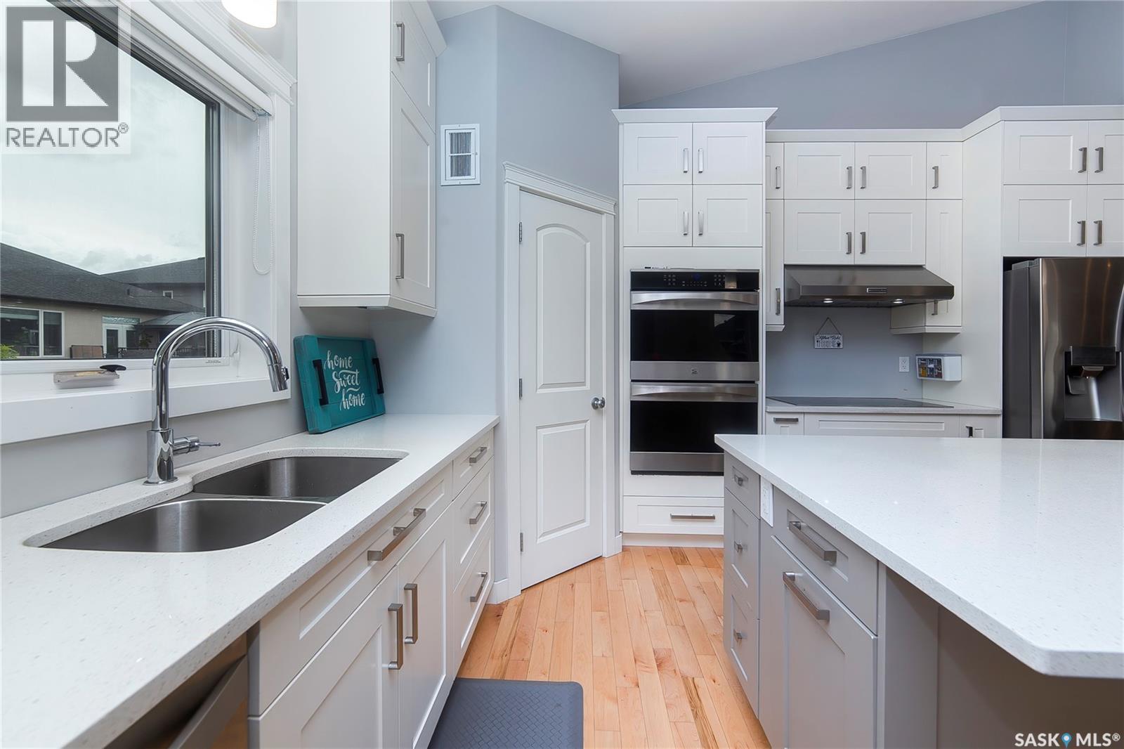 Photo 13 of 334 Gillies Crescent, Saskatoon SK