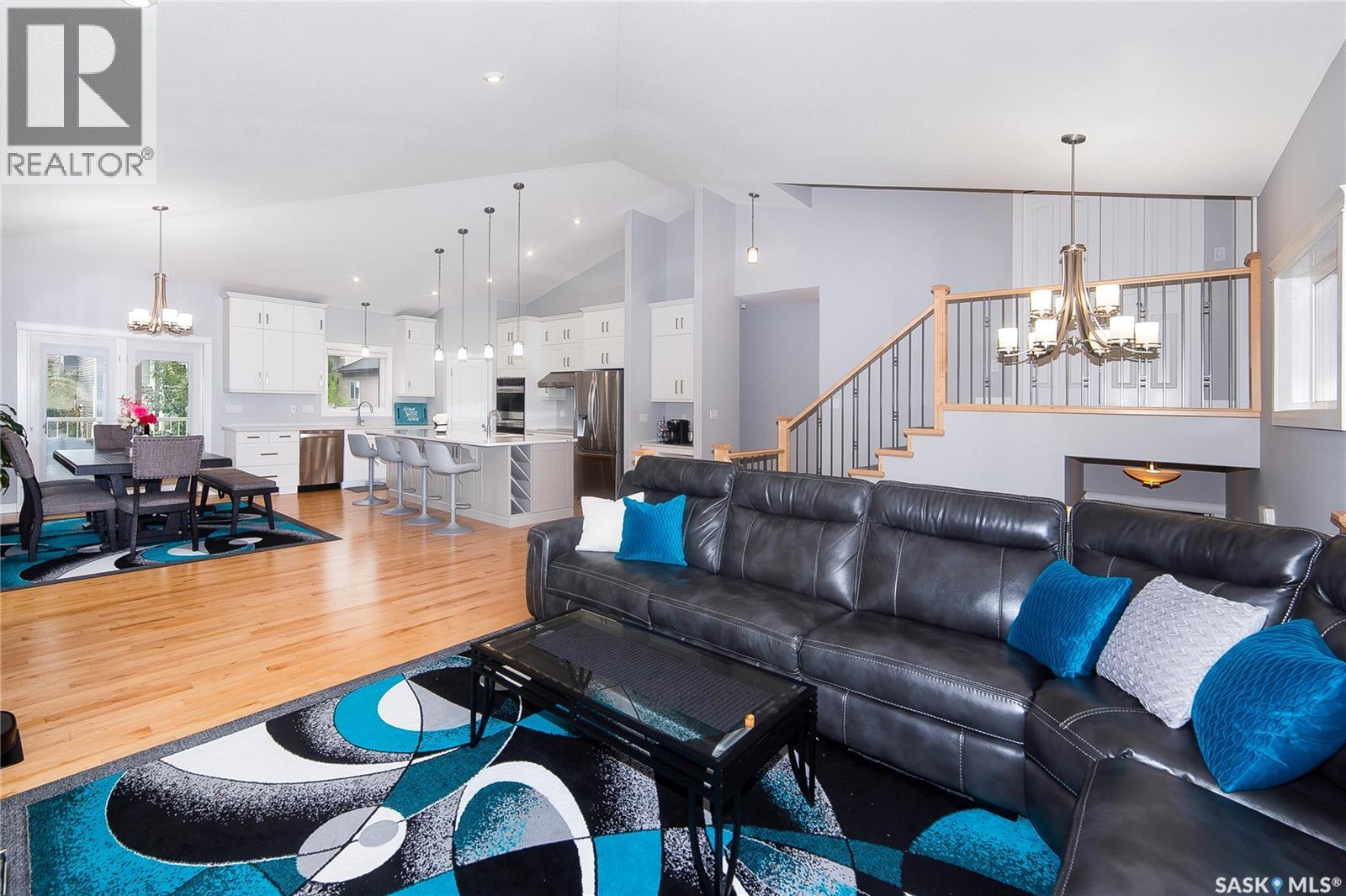 Photo 8 of 334 Gillies Crescent, Saskatoon SK