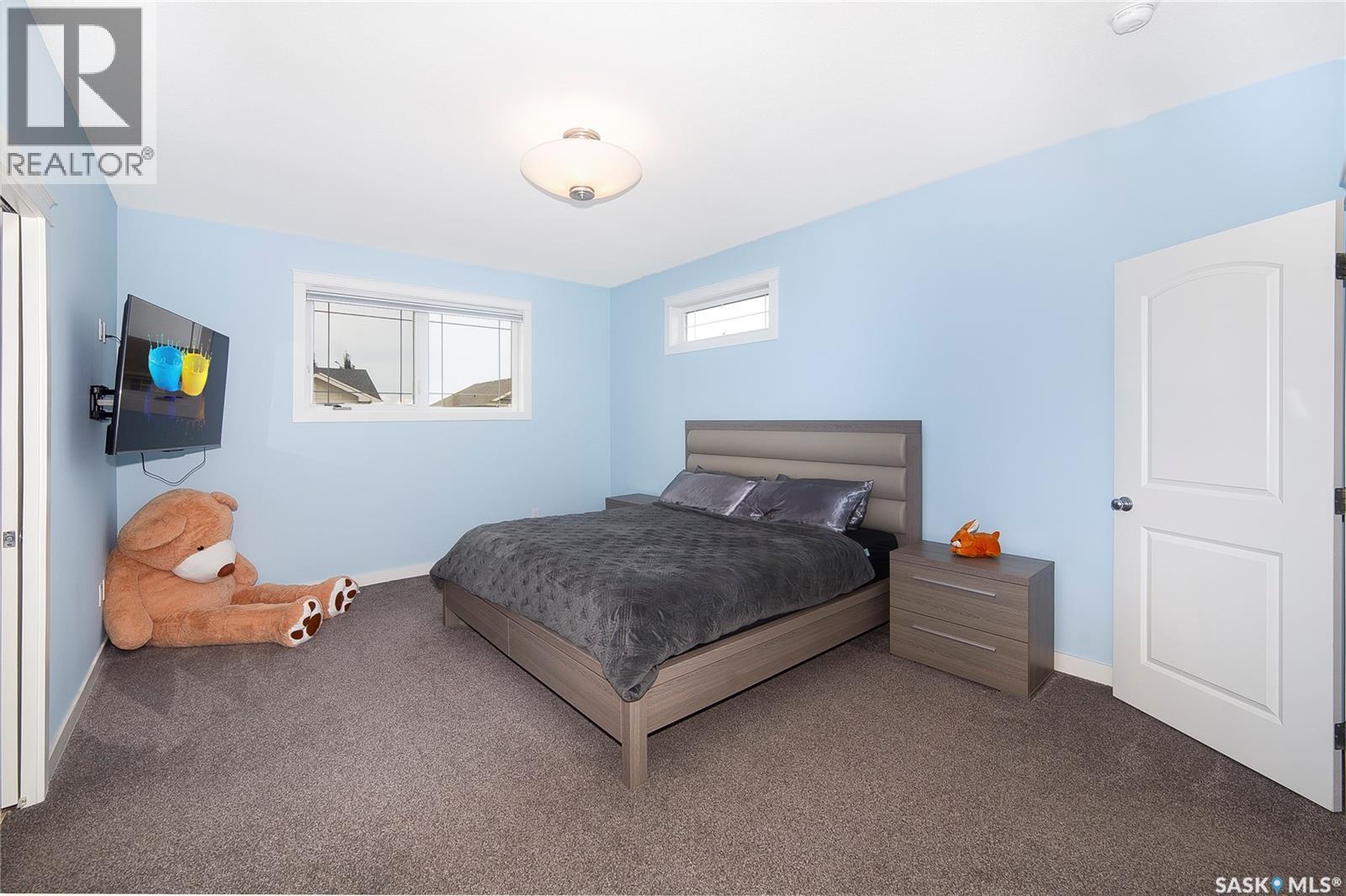 Photo 18 of 334 Gillies Crescent, Saskatoon SK