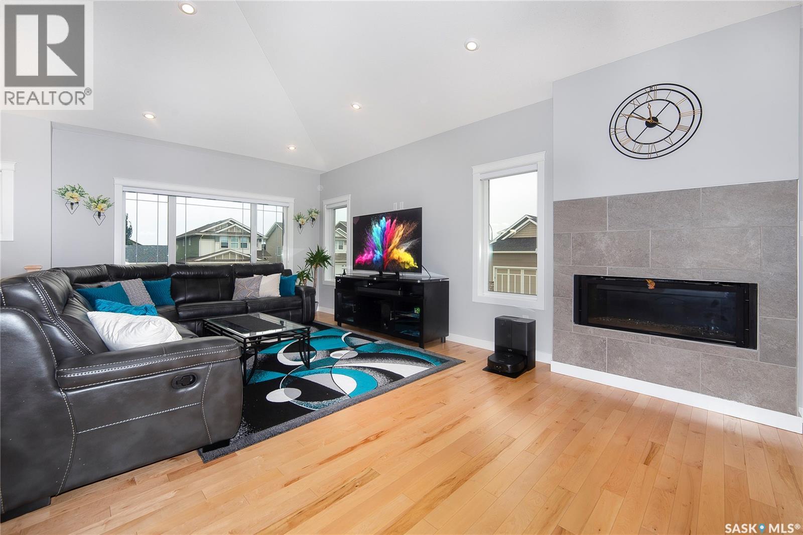 Photo 6 of 334 Gillies Crescent, Saskatoon SK