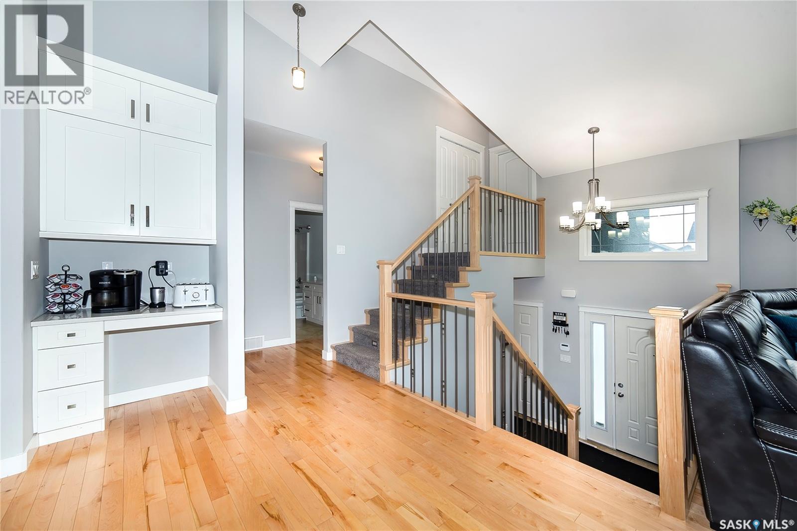 Photo 5 of 334 Gillies Crescent, Saskatoon SK