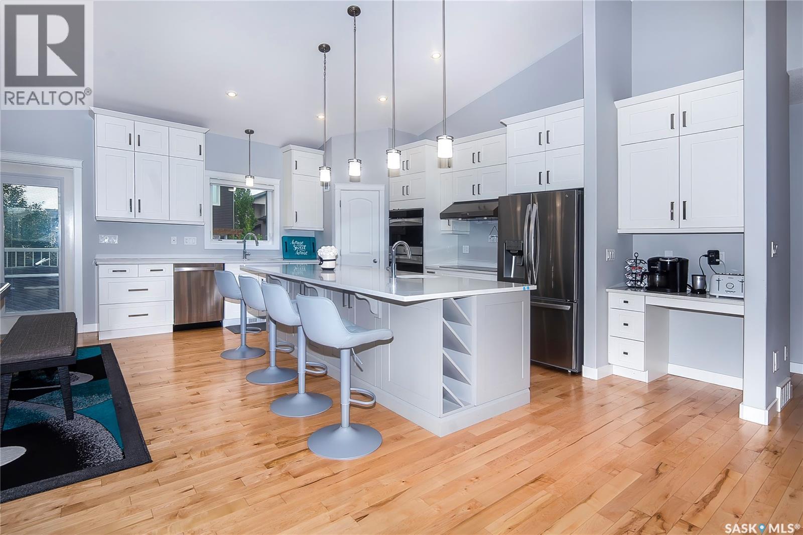 Photo 9 of 334 Gillies Crescent, Saskatoon SK