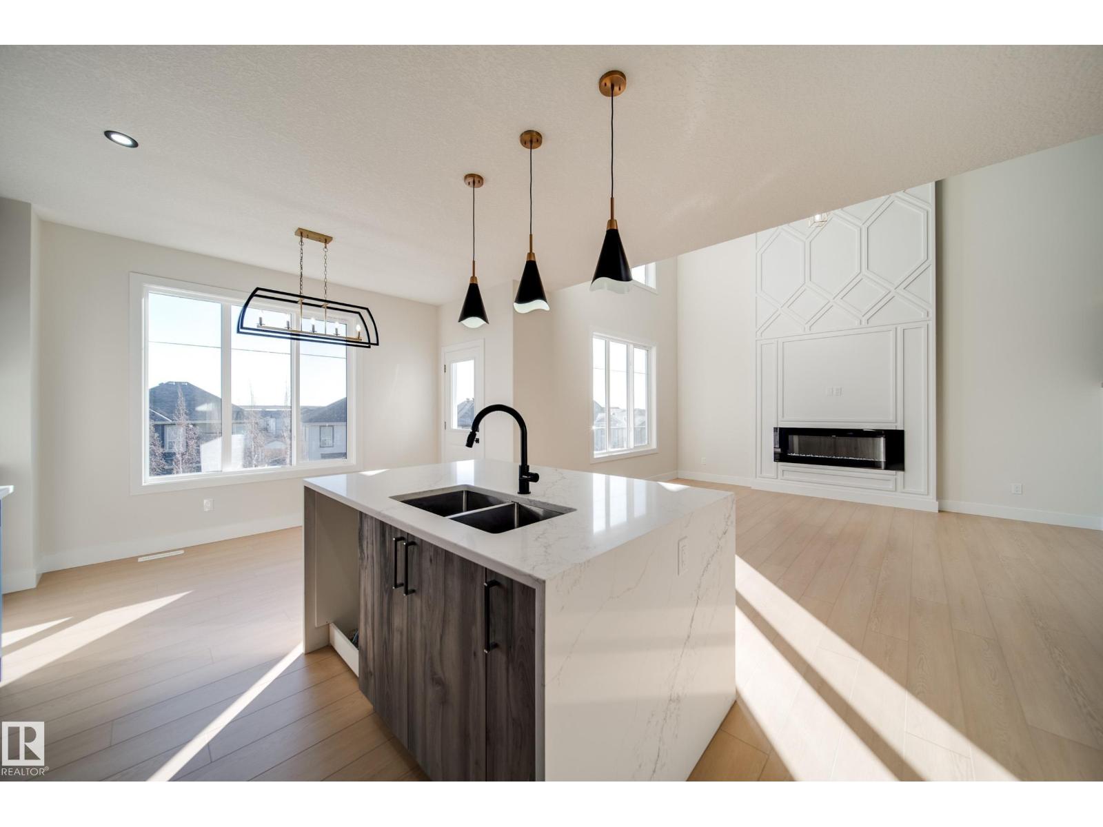 Photo 9 of 17047 45 St Nw, Edmonton AB