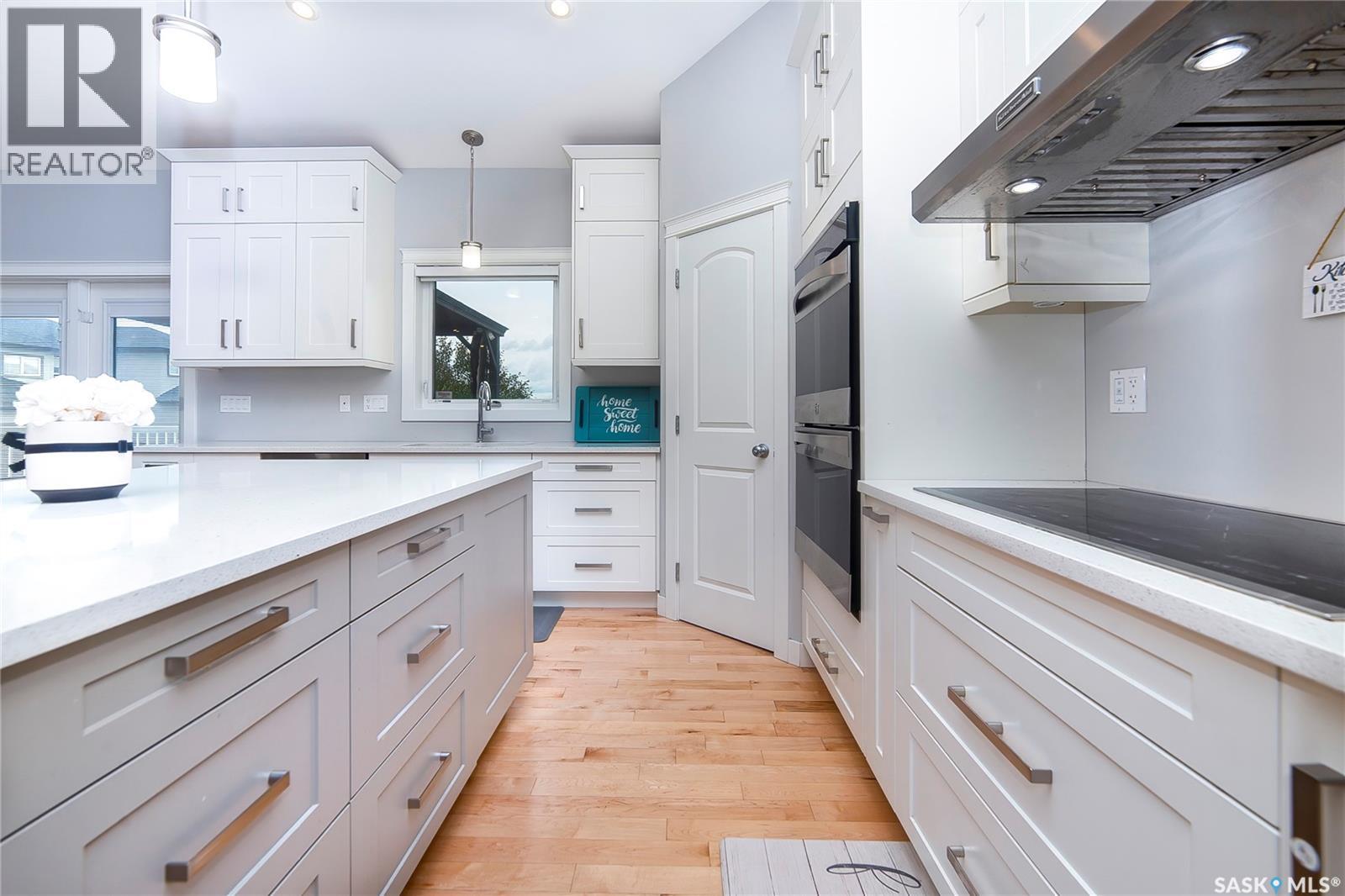 Photo 11 of 334 Gillies Crescent, Saskatoon SK