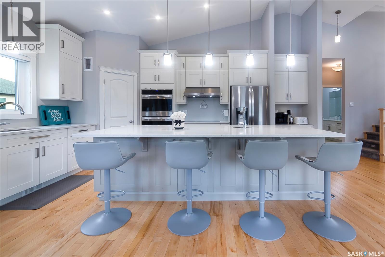 Photo 10 of 334 Gillies Crescent, Saskatoon SK