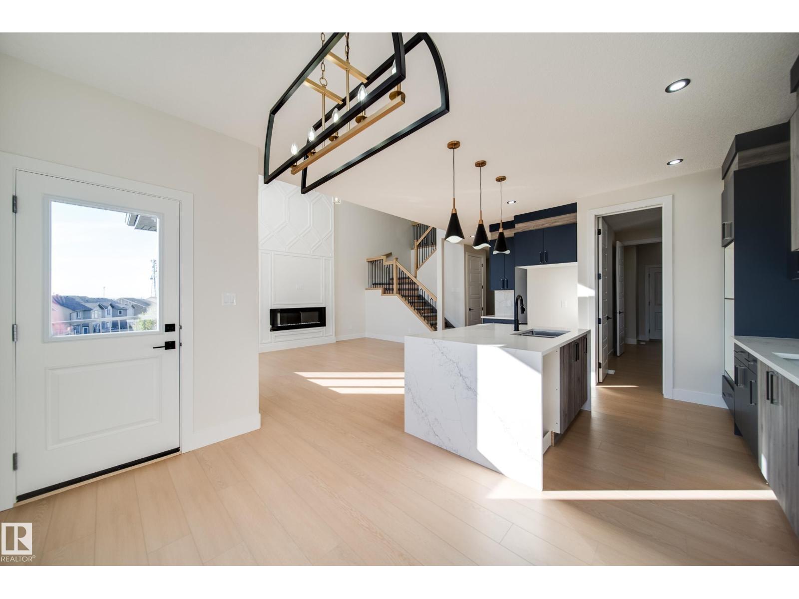Photo 11 of 17047 45 St Nw, Edmonton AB