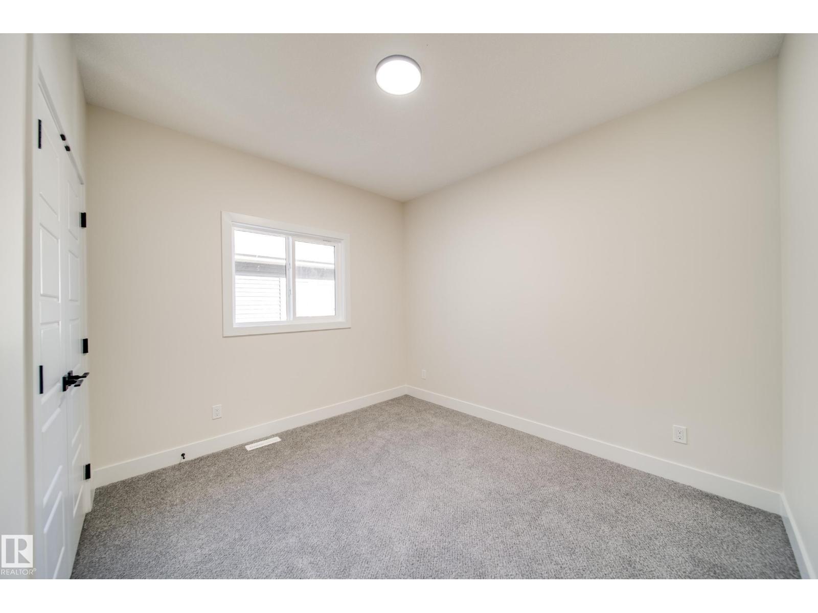 Photo 30 of 17047 45 St Nw, Edmonton AB