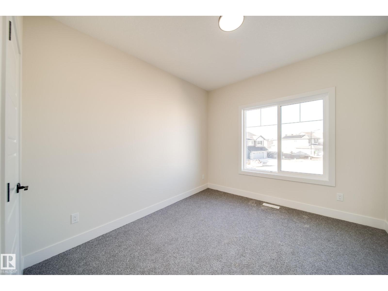 Photo 37 of 17047 45 St Nw, Edmonton AB