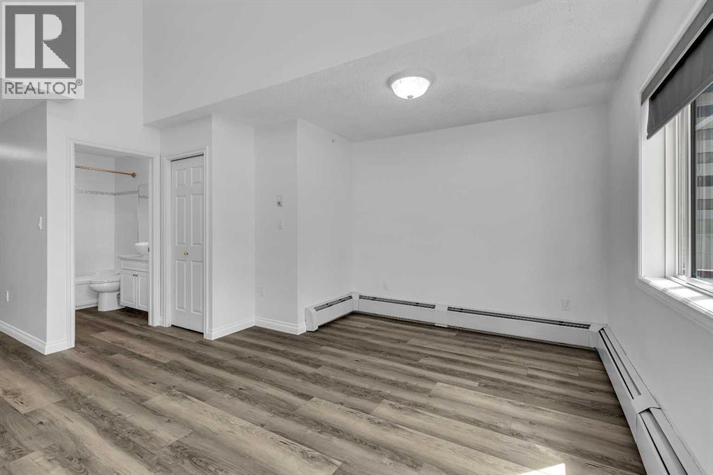 Single Family House for Sale in    Avenue SW Downtown Commercial Core Calgary 