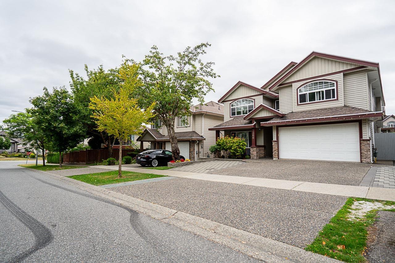 Photo 3 of 7366 144 A Street, Surrey BC