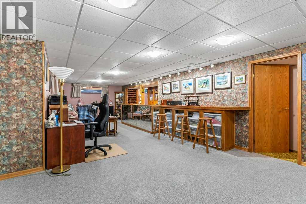 Photo 37 of 6920 Hunterbow Crescent Nw, Calgary AB