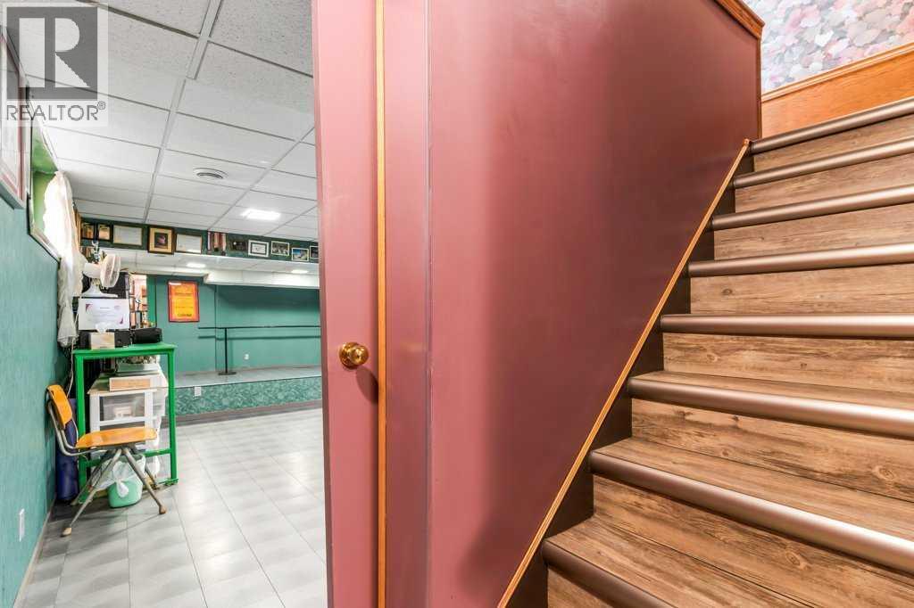 Photo 40 of 6920 Hunterbow Crescent Nw, Calgary AB