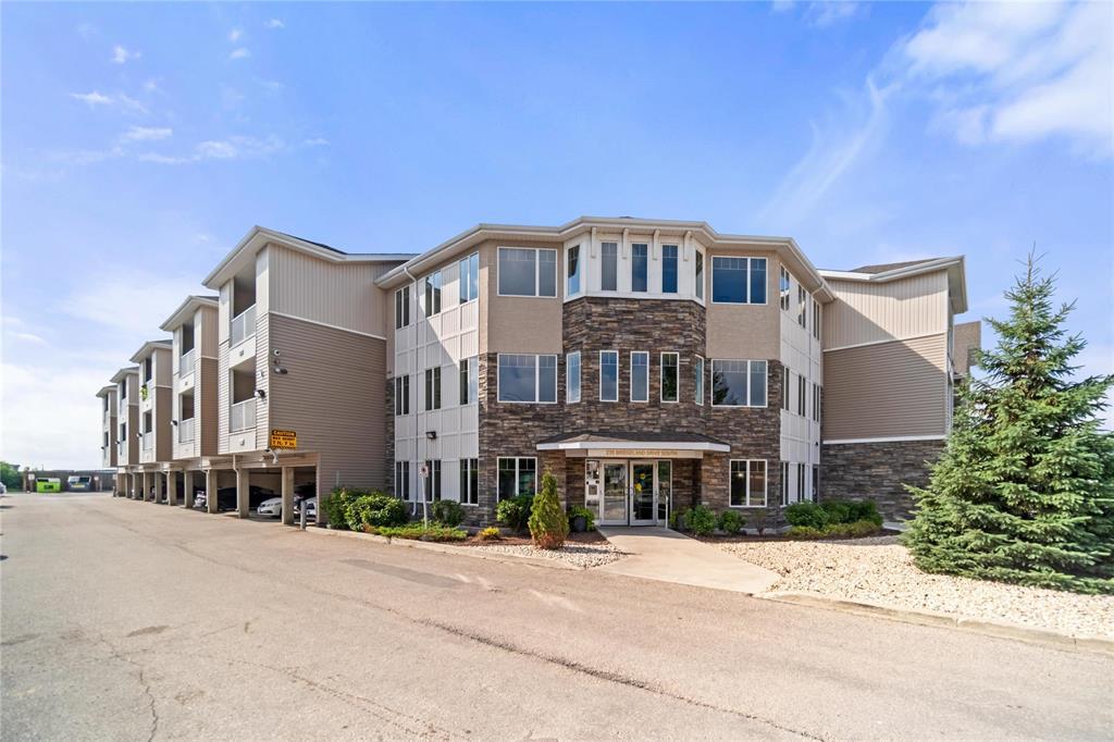 Photo 1 of 108 235 Bridgeland Drive, Winnipeg MB