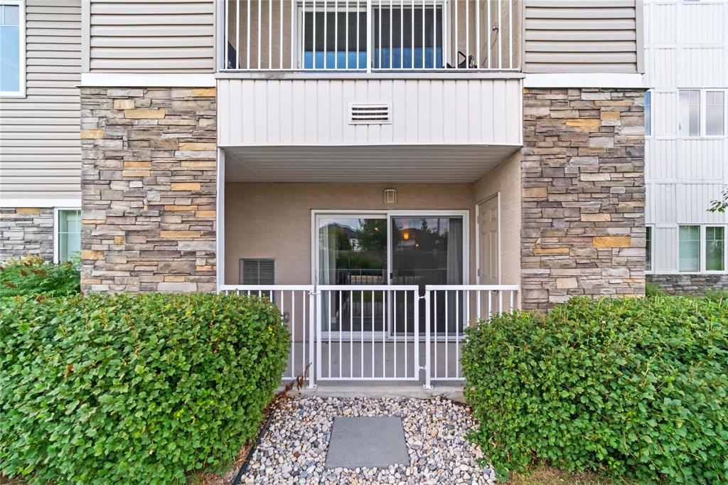 Photo 2 of 108 235 Bridgeland Drive, Winnipeg MB