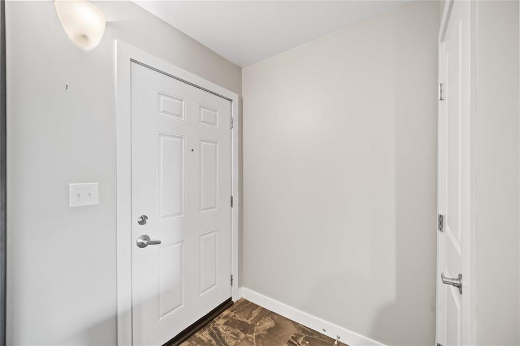 Photo 4 of 108 235 Bridgeland Drive, Winnipeg MB