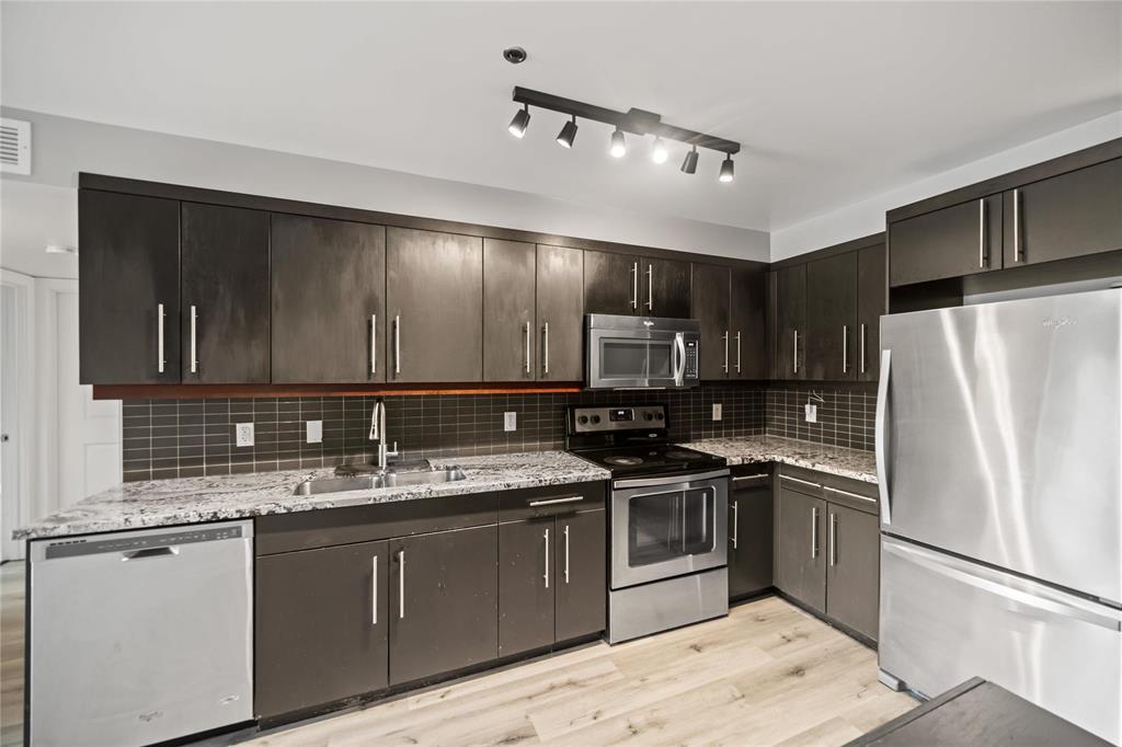 Photo 6 of 108 235 Bridgeland Drive, Winnipeg MB