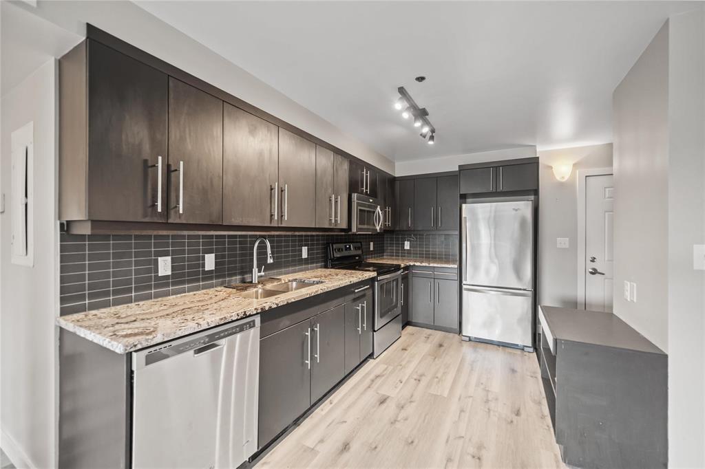 Photo 7 of 108 235 Bridgeland Drive, Winnipeg MB