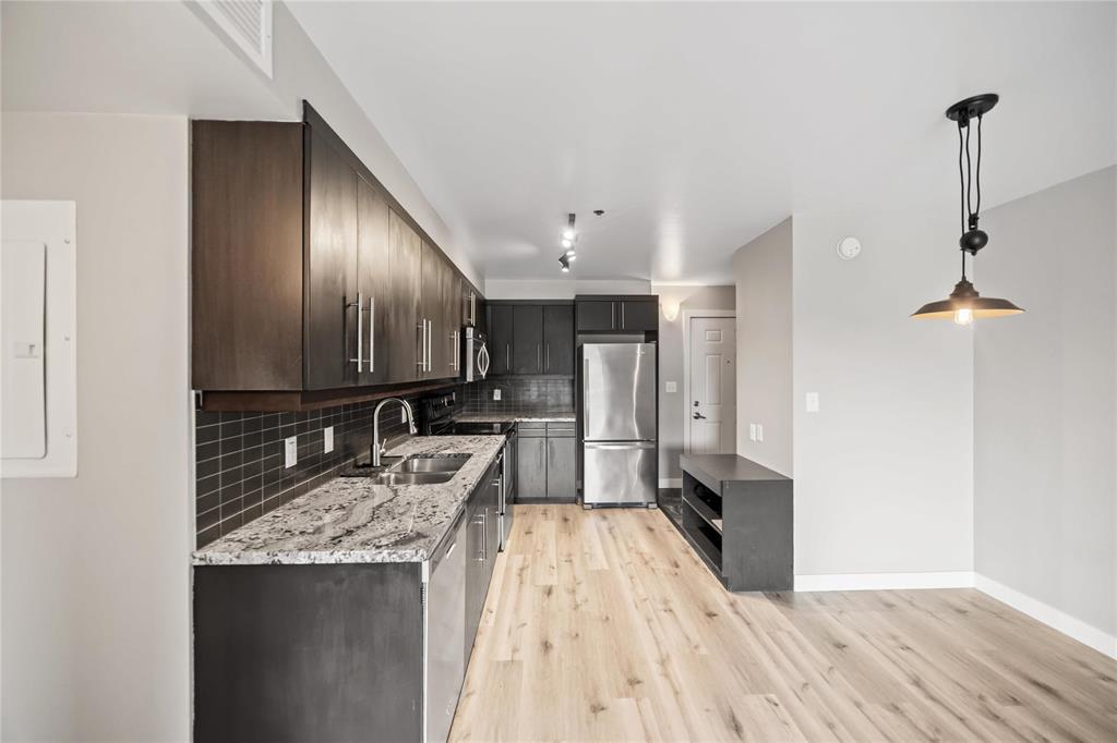 Photo 8 of 108 235 Bridgeland Drive, Winnipeg MB