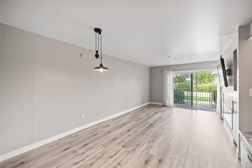 Photo 9 of 108 235 Bridgeland Drive, Winnipeg MB