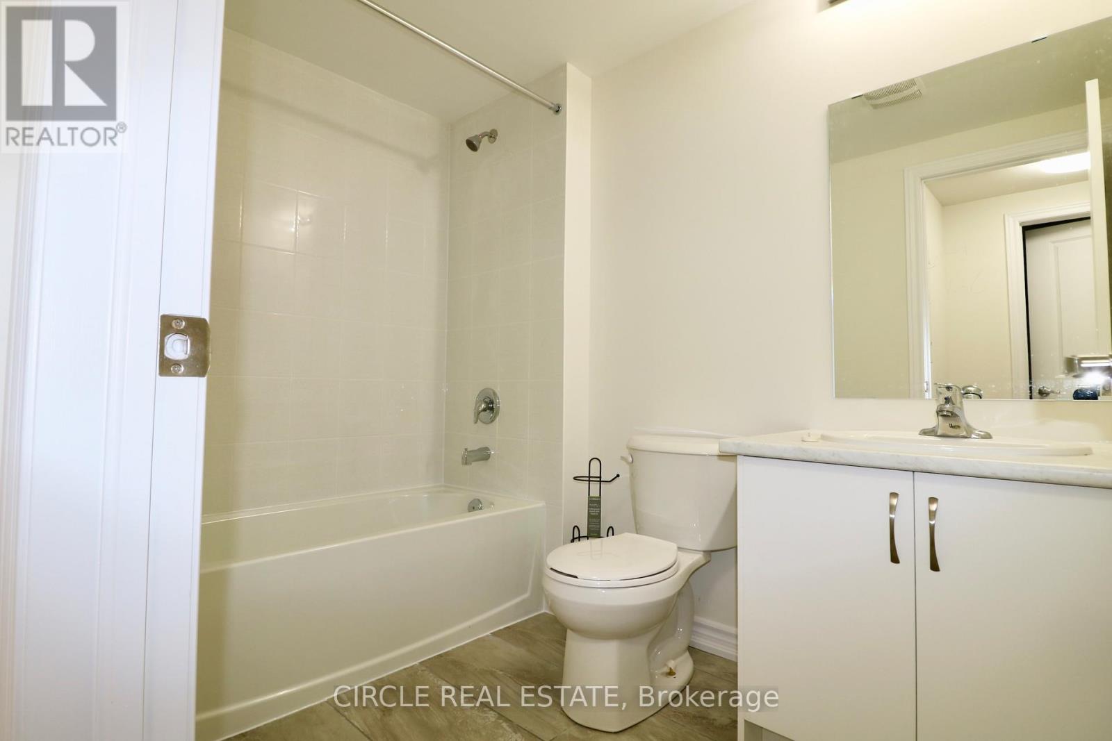 Photo 11 of Lower 40 Valleybrook Road, Barrie ON