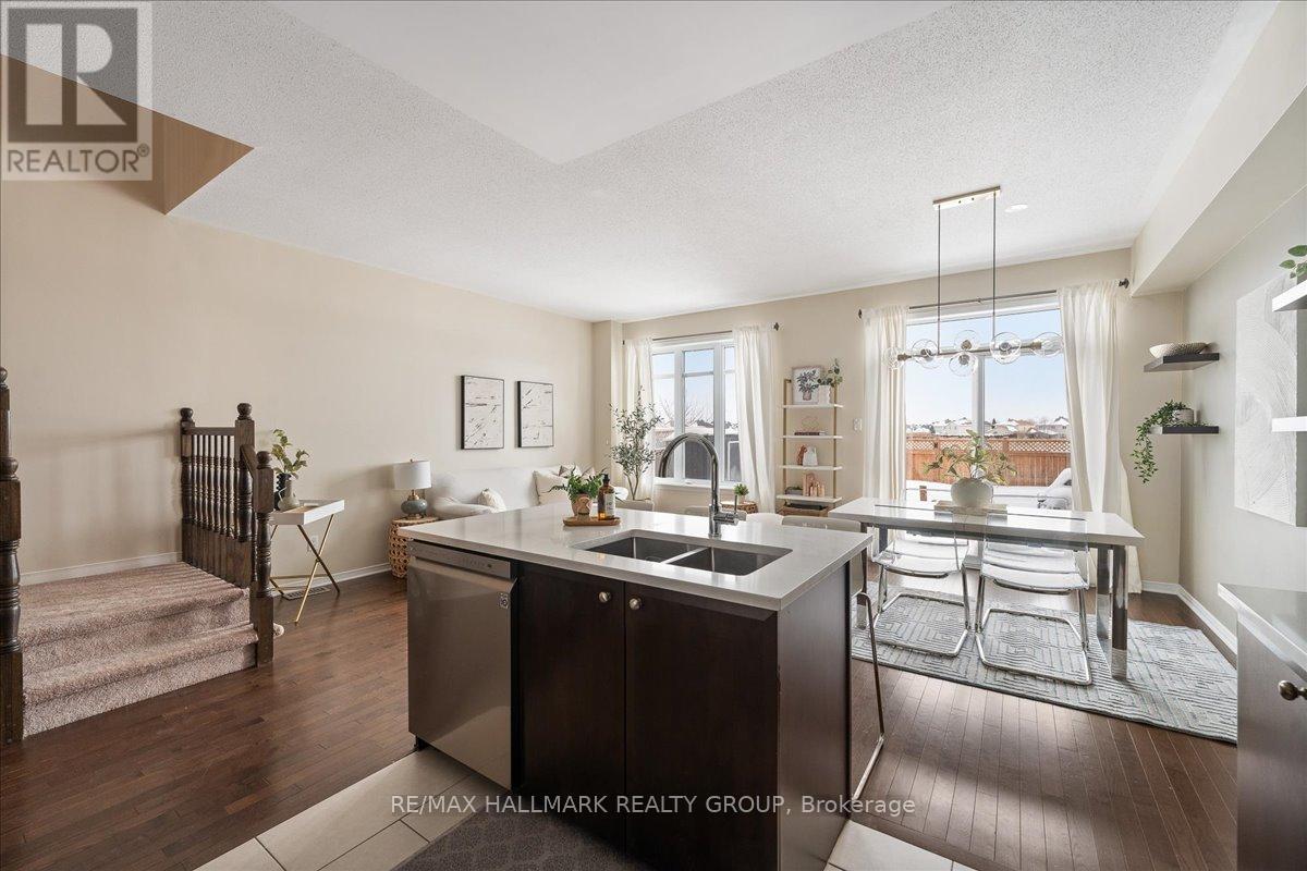 Photo 7 of 1780 Plainridge Crescent, Ottawa ON