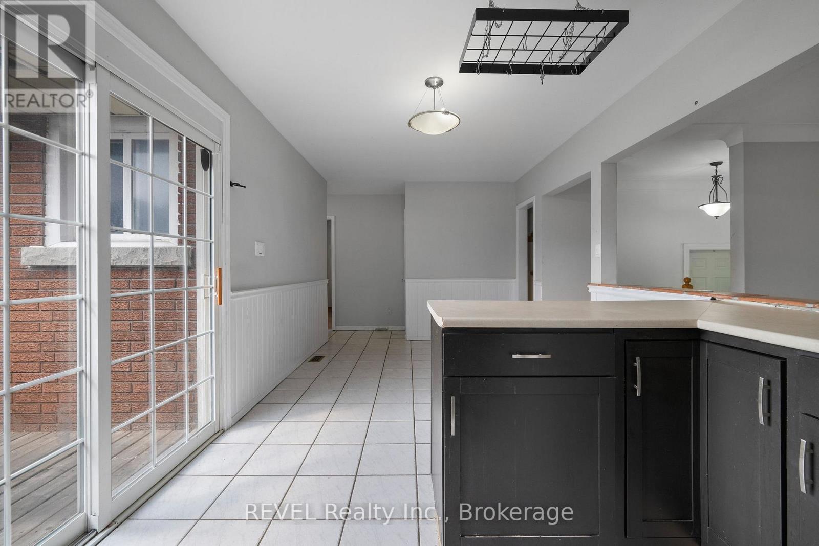 Photo 17 of 167 Wellington Street, Welland ON