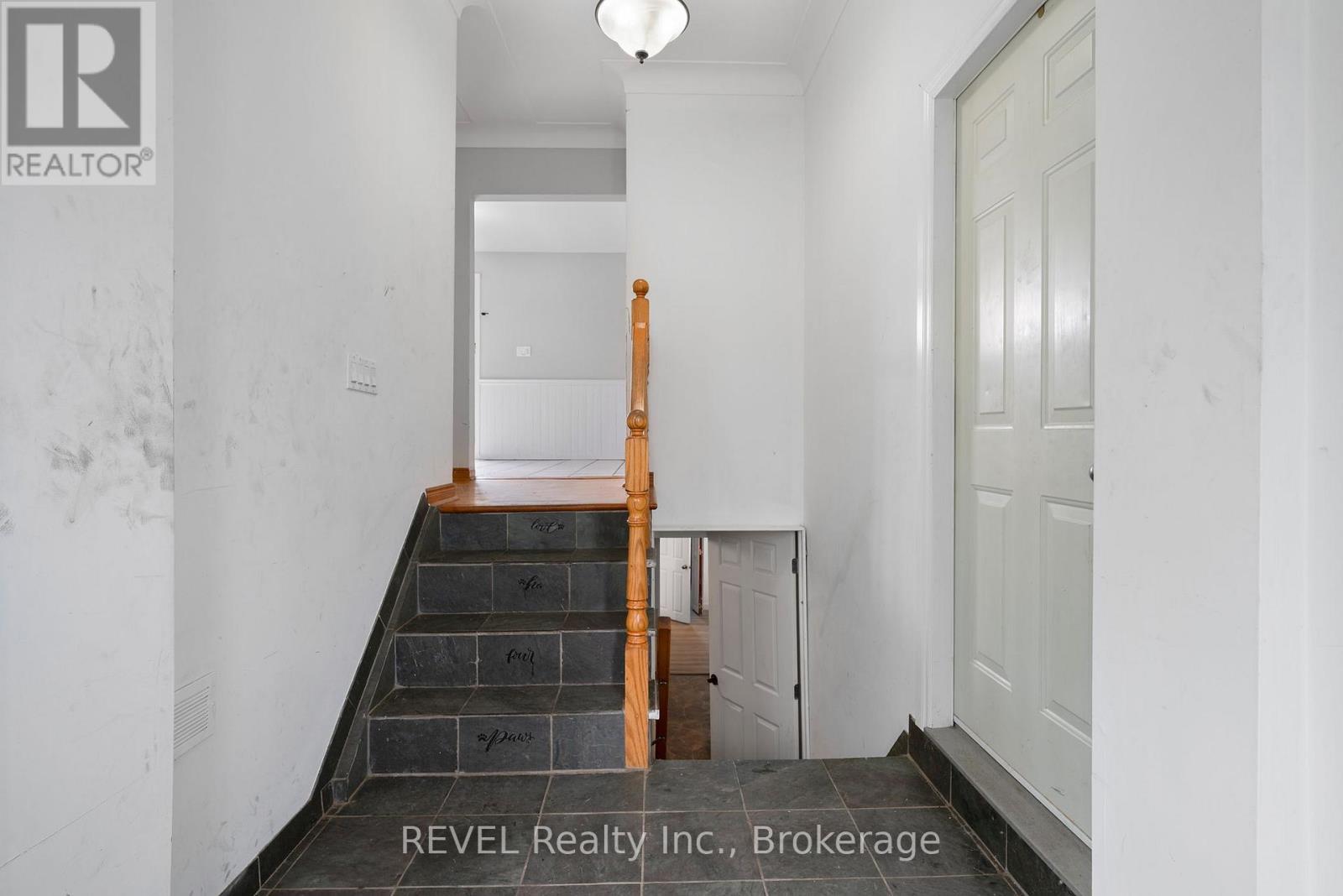 Photo 6 of 167 Wellington Street, Welland ON