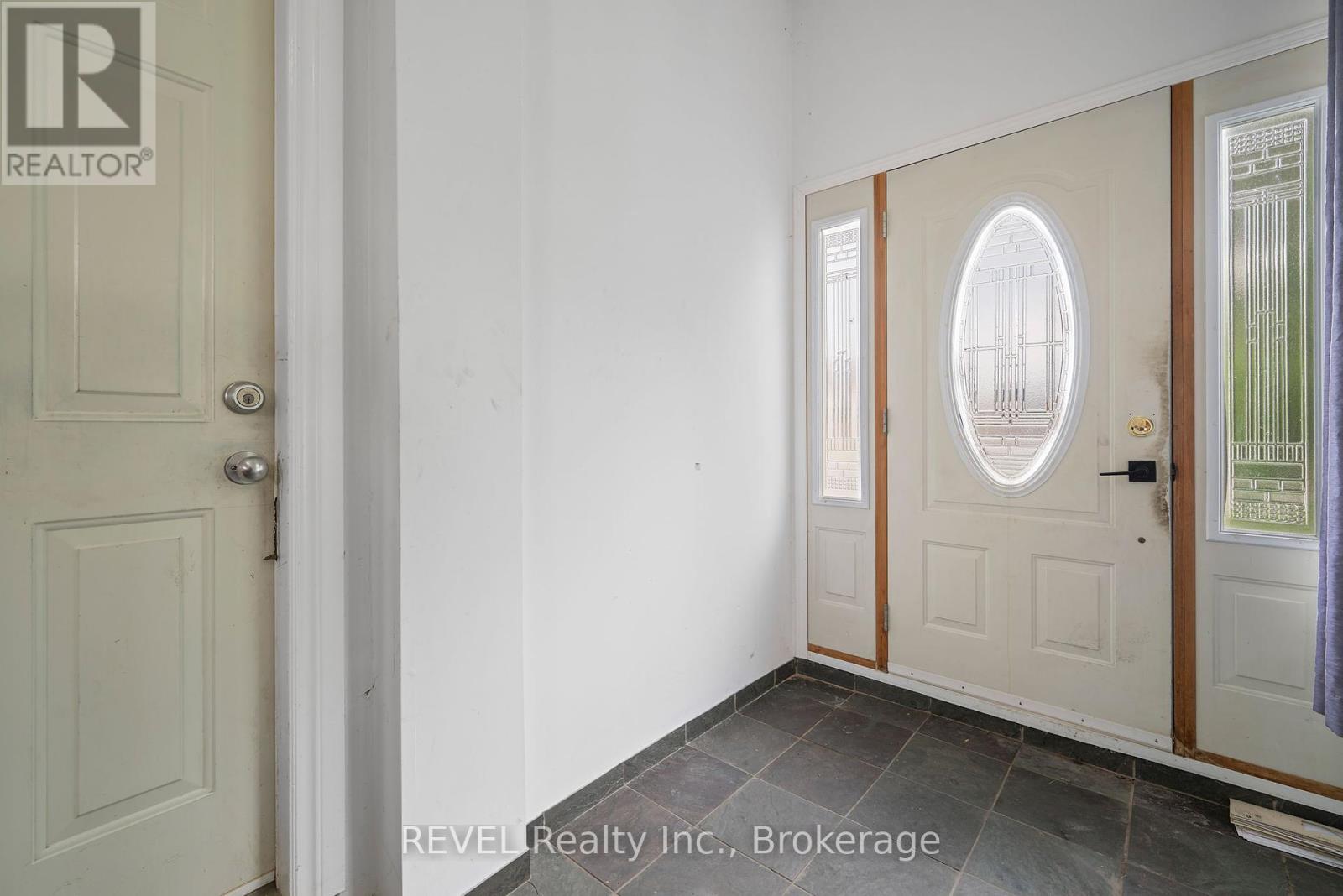 Photo 7 of 167 Wellington Street, Welland ON