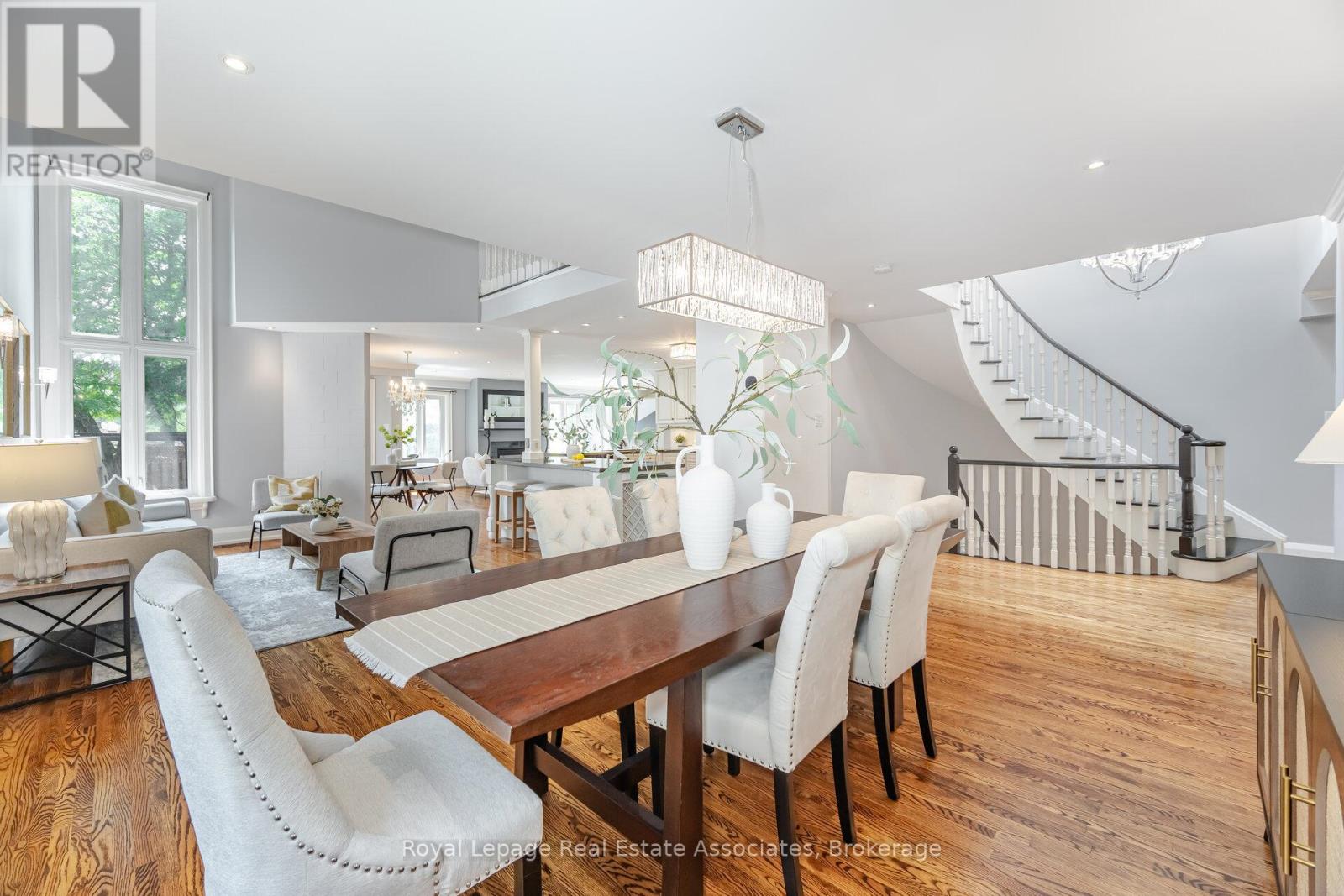 Photo 10 of 5496 Windy Hill Court, Mississauga ON