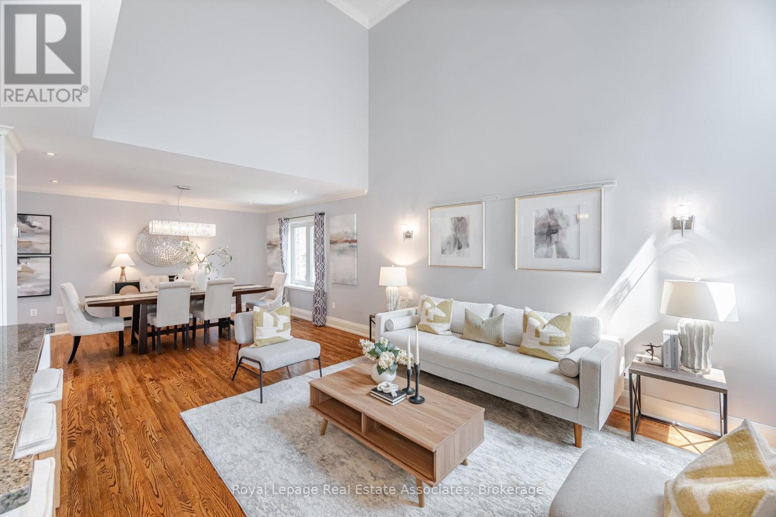 Photo 12 of 5496 Windy Hill Court, Mississauga ON