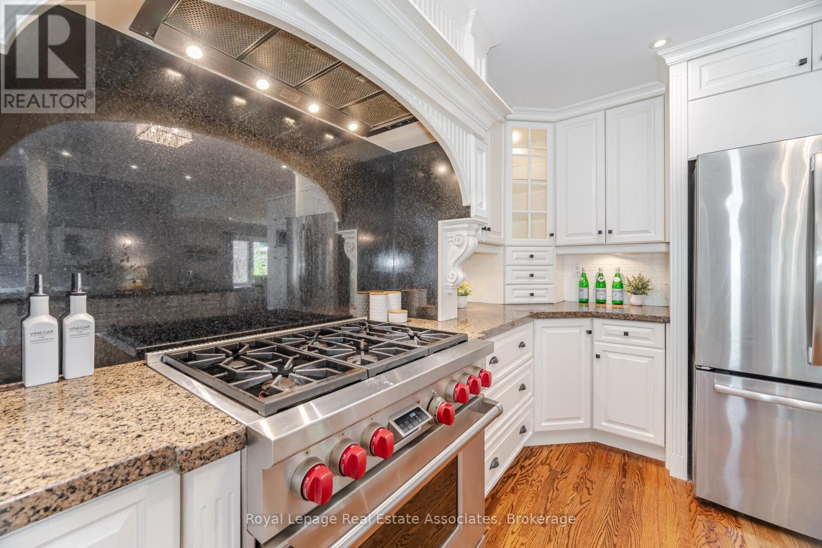 Photo 20 of 5496 Windy Hill Court, Mississauga ON