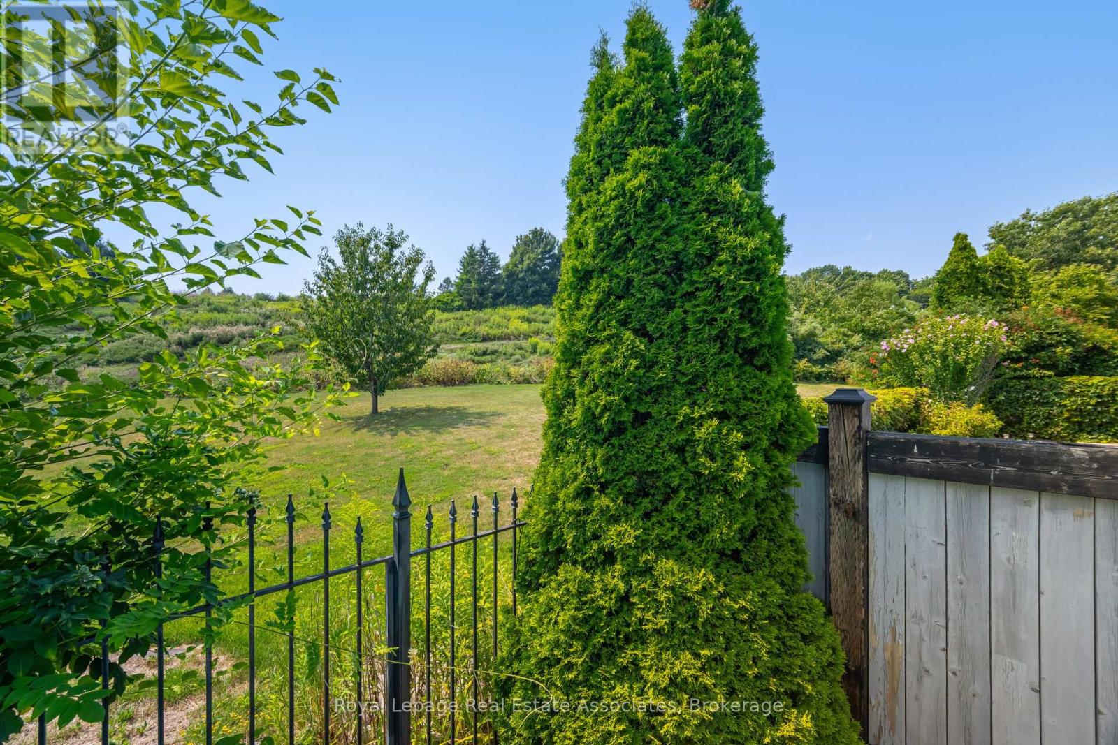 Photo 46 of 5496 Windy Hill Court, Mississauga ON