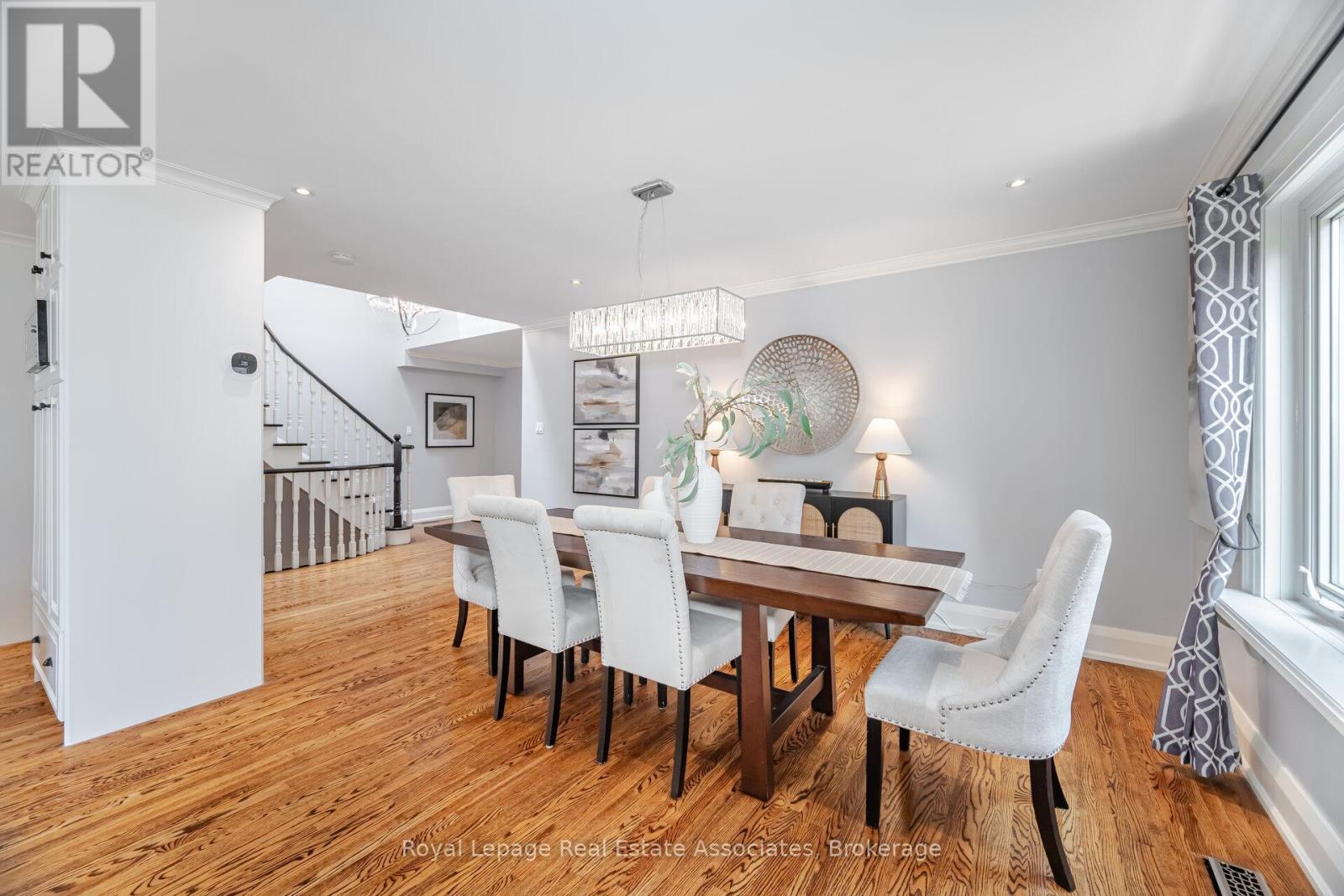 Photo 8 of 5496 Windy Hill Court, Mississauga ON