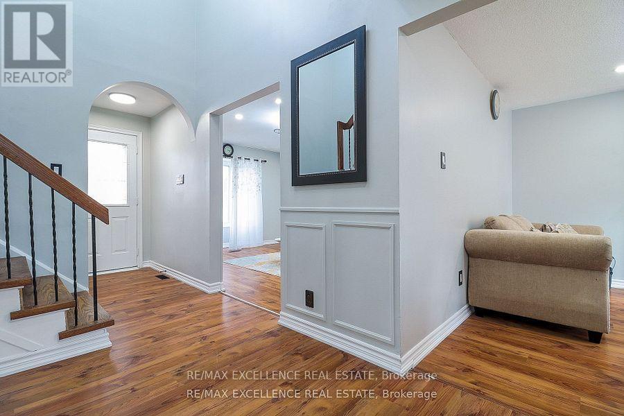 Photo 11 of 19 Mikado Crescent, Brampton ON