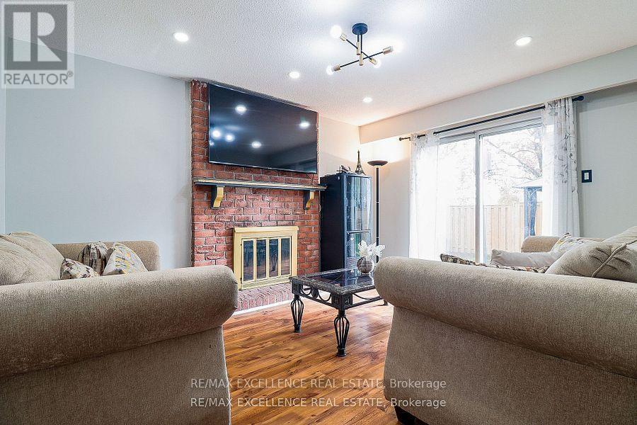 Photo 12 of 19 Mikado Crescent, Brampton ON