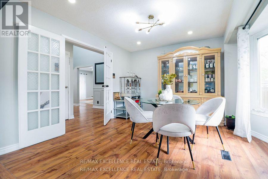 Photo 17 of 19 Mikado Crescent, Brampton ON