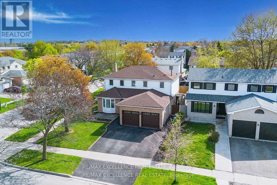 Photo 2 of 19 Mikado Crescent, Brampton ON