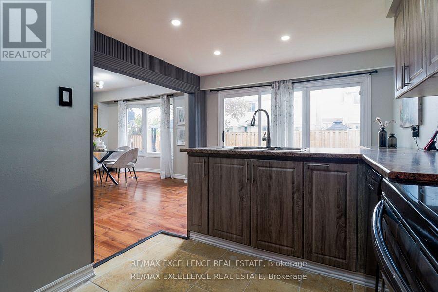 Photo 21 of 19 Mikado Crescent, Brampton ON