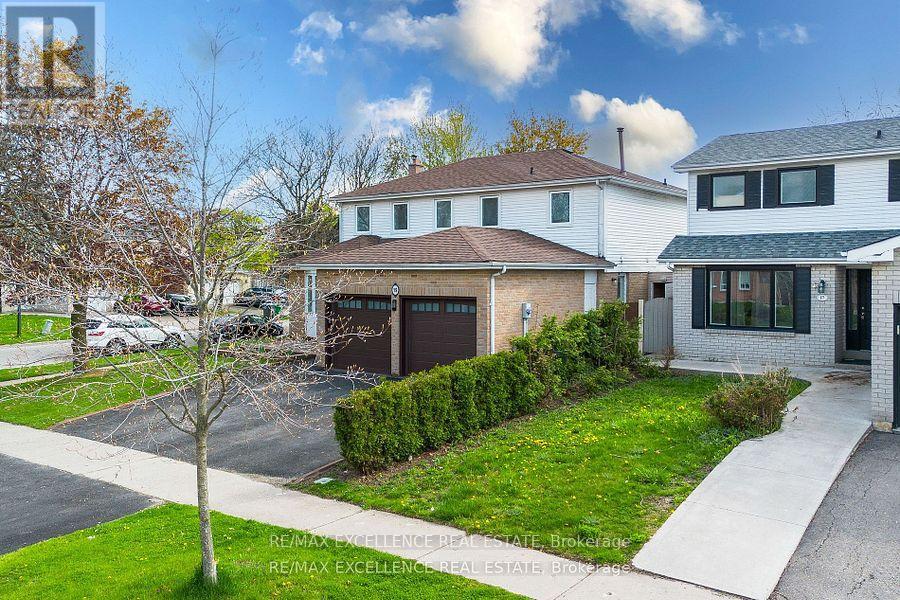 Photo 3 of 19 Mikado Crescent, Brampton ON