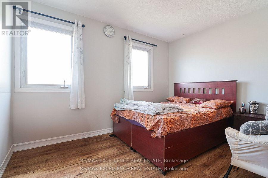 Photo 30 of 19 Mikado Crescent, Brampton ON