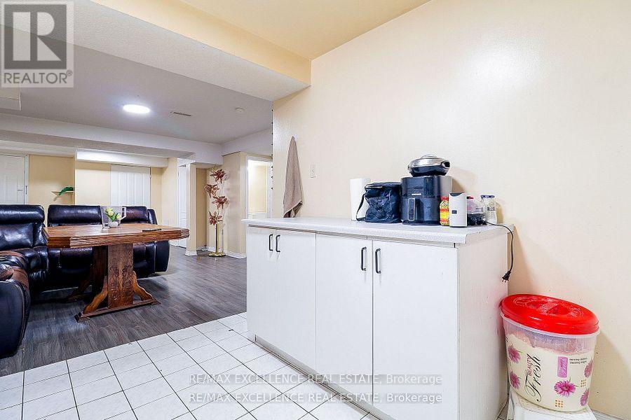 Photo 35 of 19 Mikado Crescent, Brampton ON