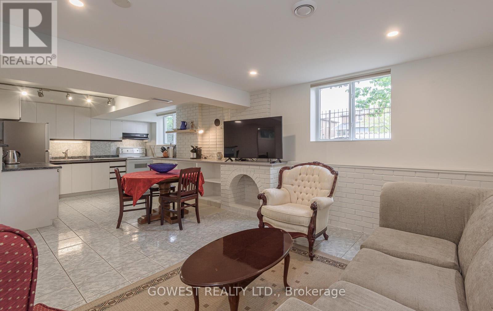 Photo 12 of Bsmt 3 Pottery Crescent, Brampton ON