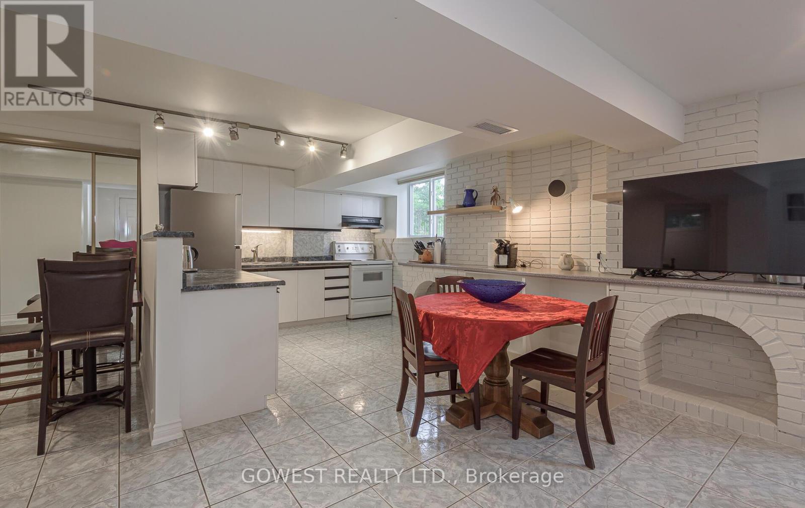 Photo 13 of Bsmt 3 Pottery Crescent, Brampton ON