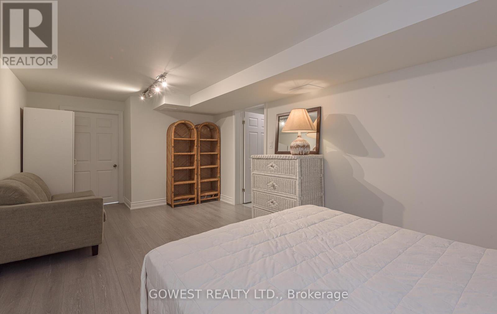 Photo 23 of Bsmt 3 Pottery Crescent, Brampton ON