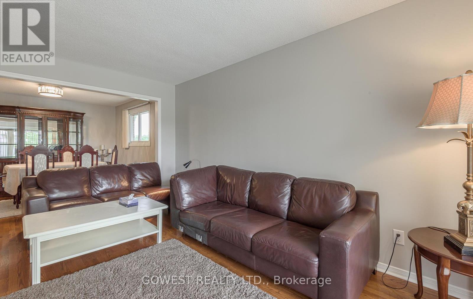 Photo 11 of Main 3 Pottery Crescent, Brampton ON