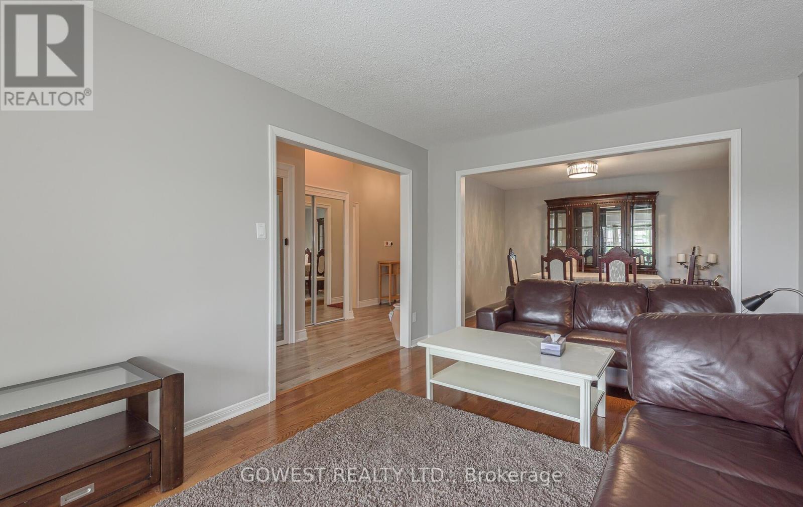Photo 12 of Main 3 Pottery Crescent, Brampton ON