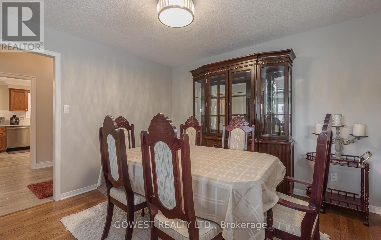 Photo 14 of Main 3 Pottery Crescent, Brampton ON